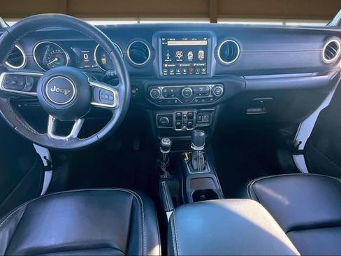 Used 2022 Jeep Wrangler Unlimited Sahara w/ Cold Weather Group image 16