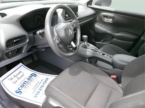 Used 2025 Honda HR-V LX image 12