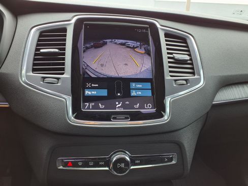 Used 2020 Volvo XC90 T5 Momentum w/ Protection Package Premier image 30