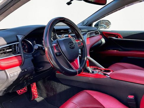 Used 2018 Toyota Camry XSE image 18