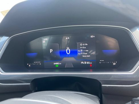 Certified 2023 Volkswagen Tiguan SE R-Line FWD image 21