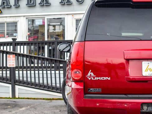 Used 2007 GMC Yukon SLT w/ SLT Preferred Equipment Group image 34