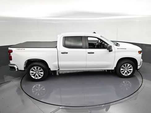 Used 2020 Chevrolet Silverado 1500 Custom w/ Custom Value Package AWD/4WD image 19