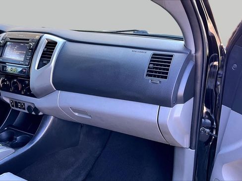 Used 2013 Toyota Tacoma 4x4 Double Cab w/ Limited Pkg image 19