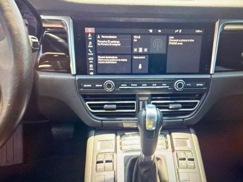 Used 2021 Porsche Macan S AWD/4WD image 12
