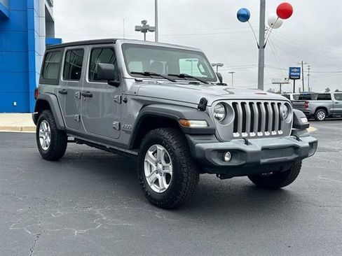 Used 2021 Jeep Wrangler Unlimited Sport image 3