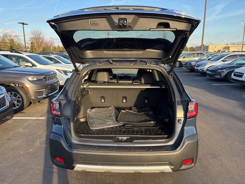 Used 2025 Subaru Outback Touring XT image 7