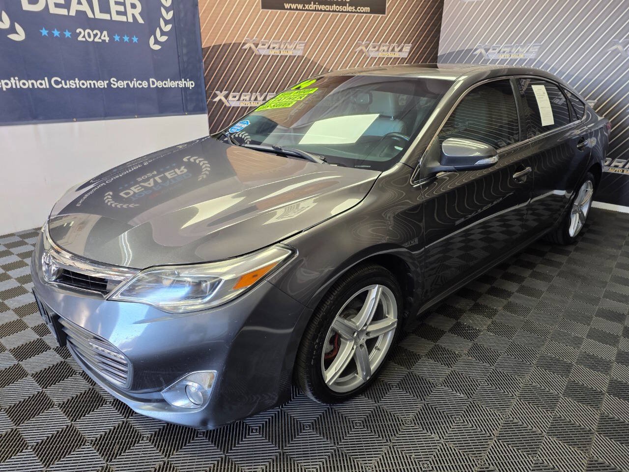 Used 2014 Toyota Avalon XLE Touring FWD image 1