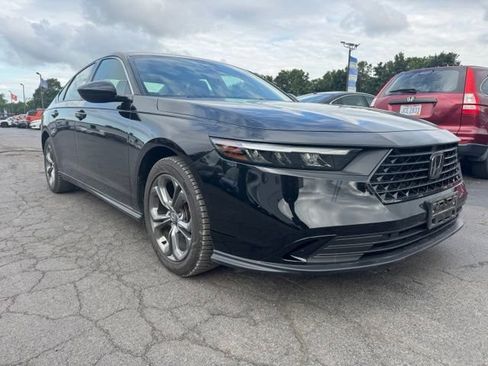 Used 2023 Honda Accord EX image 8