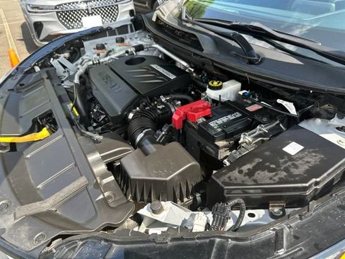 Used 2024 Nissan Rogue SV AWD/4WD image 43