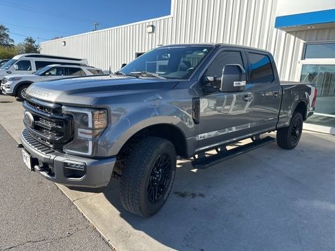 Used 2022 Ford F250 Lariat w/ Black Appearance Package image 3