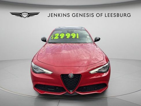 Used 2023 Alfa Romeo Giulia Veloce RWD image 12