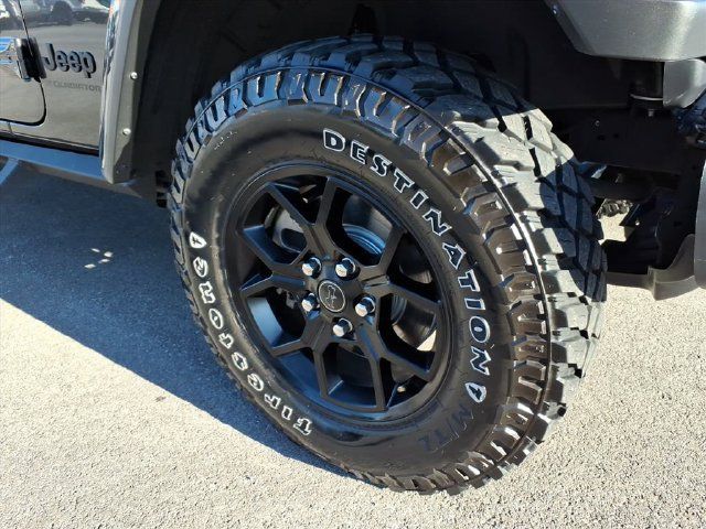 Used 2024 Jeep Gladiator Sport AWD/4WD image 3