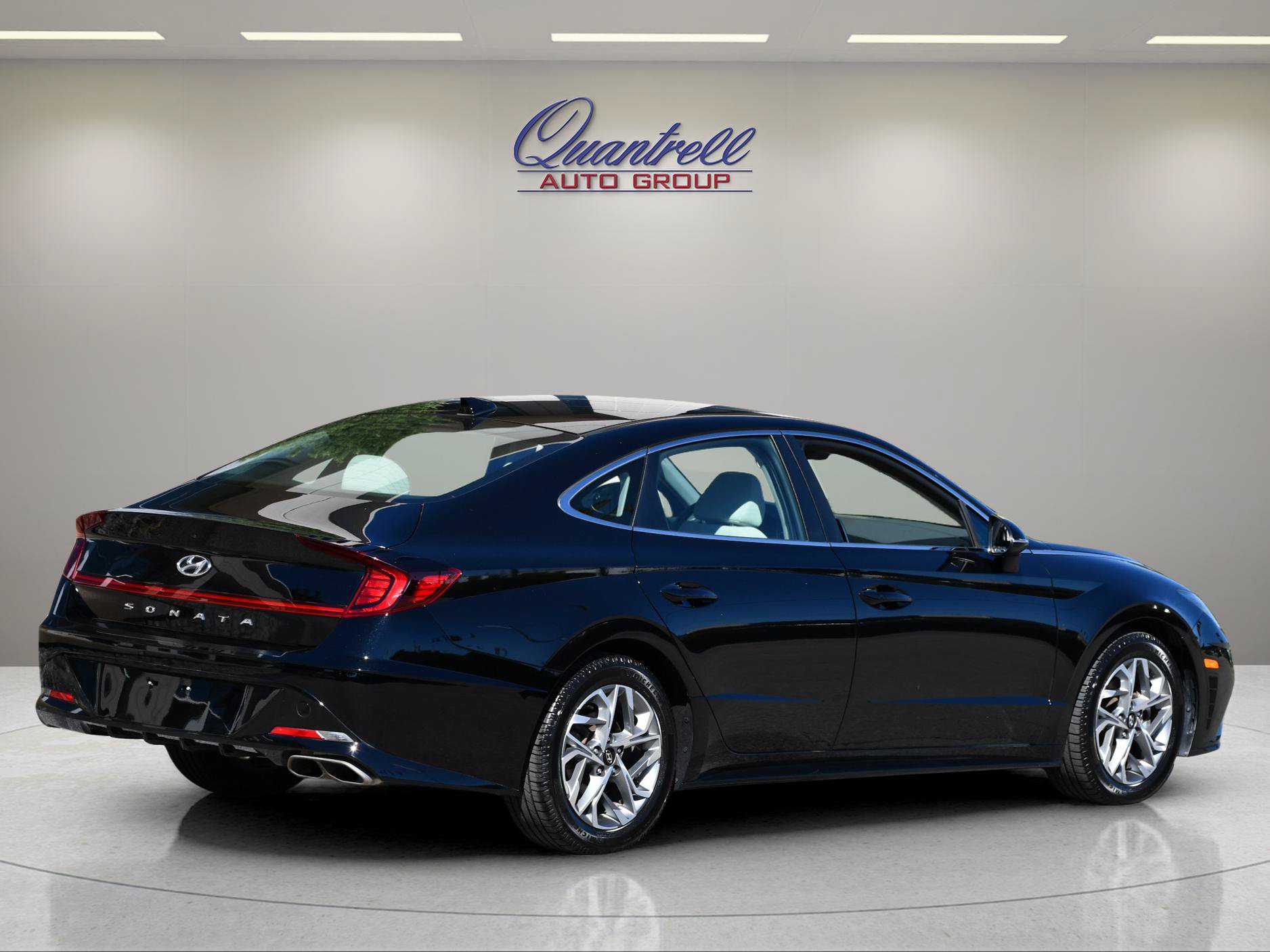 Used 2023 Hyundai Sonata SEL FWD image 4