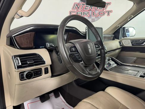 Used 2019 Lincoln Navigator Reserve w/ Cargo Package AWD/4WD image 10