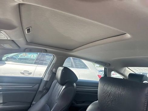 Used 2018 Honda Accord Touring image 24