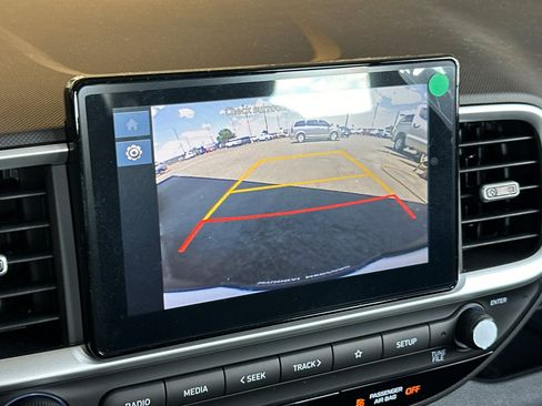 Used 2026 Hyundai Venue SEL FWD image 19