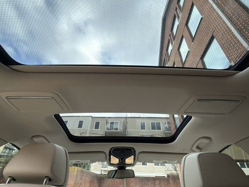 Used 2020 BMW 750i xDrive w/ Executive Package image 34