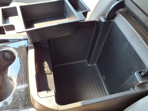 Used 2025 Chevrolet Tahoe LT AWD/4WD image 23