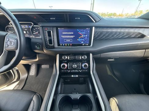 Used 2021 GMC Yukon XL Denali w/ Denali Premium Package image 20