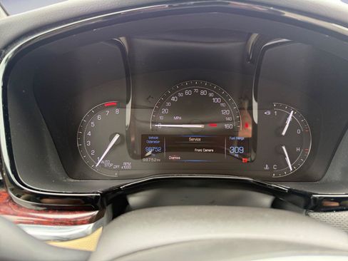 Used 2017 Cadillac XT5 Luxury w/ Driver Awareness Package AWD/4WD image 28