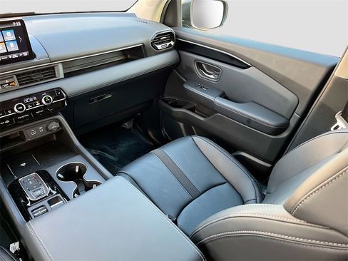 Used 2025 Honda Pilot EX-L image 22