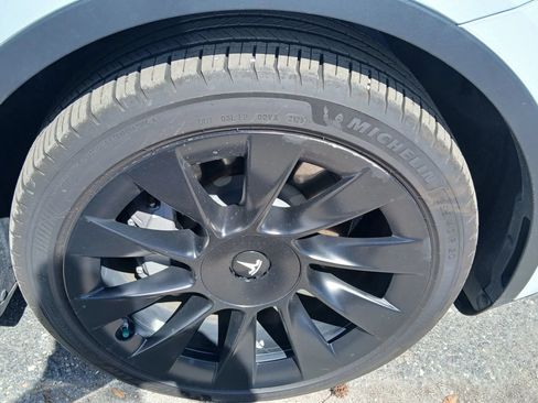 Used 2020 Tesla Model Y Long Range AWD/4WD image 22