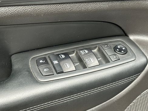 Used 2021 Jeep Grand Cherokee Laredo X image 12