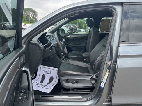 Used 2022 Volkswagen Tiguan SE R-Line FWD image 26