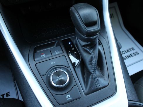 Used 2022 Toyota RAV4 XLE w/ Convenience Package AWD/4WD image 44