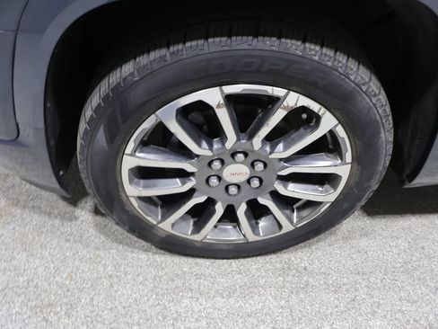 Used 2020 GMC Acadia Denali w/ Technology Package AWD/4WD image 10