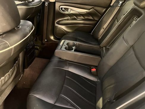 Certified 2019 INFINITI Q70 Luxe image 26