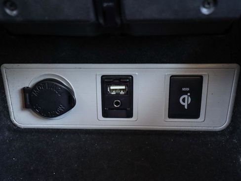 Used 2016 Toyota Avalon Limited image 17