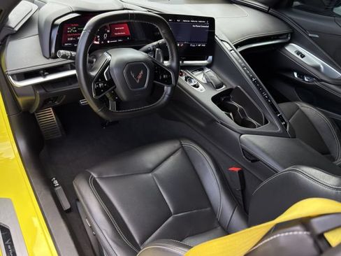 Used 2021 Chevrolet Corvette Stingray Coupe w/ Z51 Performance Package RWD image 12