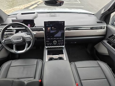 Used 2024 GMC Sierra EV Denali image 23