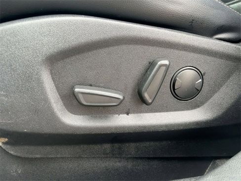 Used 2023 Ford Edge SEL image 14