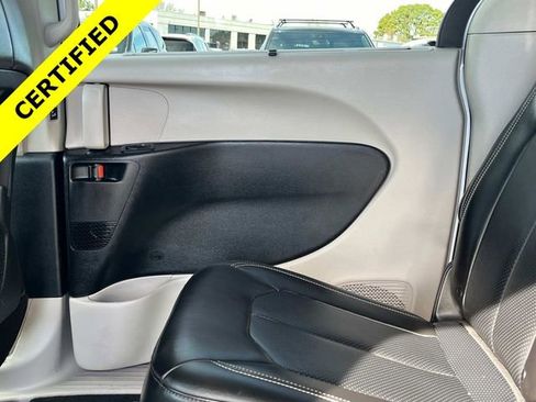 Certified 2024 Chrysler Pacifica Touring-L image 12