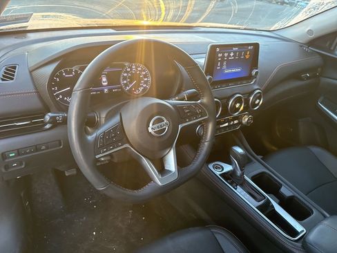 Used 2023 Nissan Sentra SR w/ SR Premium Package image 4