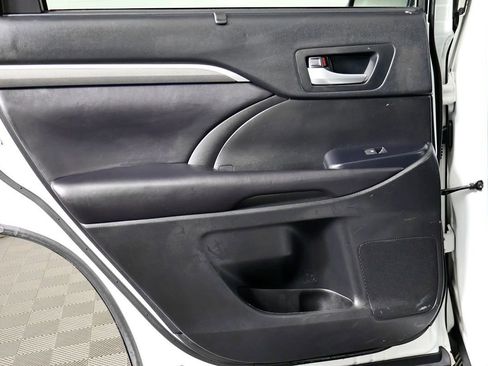 Used 2018 Toyota Highlander SE AWD/4WD image 33