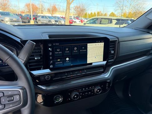 Used 2023 Chevrolet Silverado 1500 LT image 14