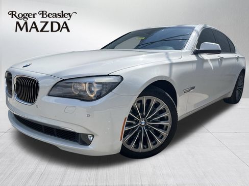 Used 2012 BMW 740i RWD image 1