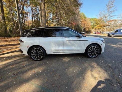 Certified 2024 Lincoln Nautilus Black Label image 18