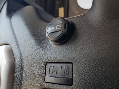 Used 2021 Jeep Wrangler Unlimited Rubicon 4xe w/ Cold Weather Group AWD/4WD image 12