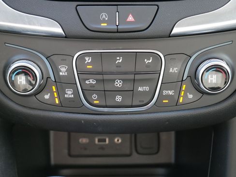 Certified 2023 Chevrolet Equinox LT image 18