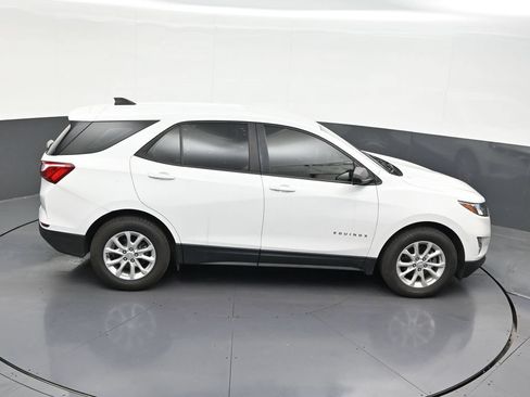 Used 2021 Chevrolet Equinox LS FWD image 20