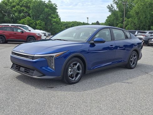 Certified 2025 Kia K4 FWD image 3