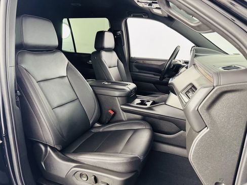 Used 2022 Chevrolet Tahoe LT w/ Luxury Package RWD image 34