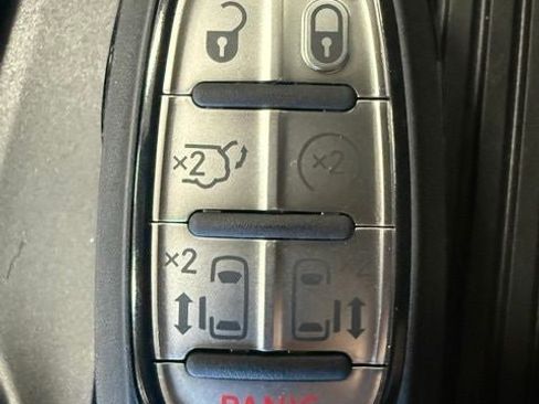 New 2027 Chrysler Pacifica Limited AWD/4WD image 27