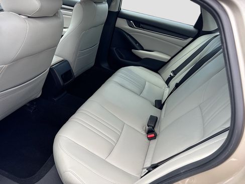 Used 2019 Honda Accord LX image 18