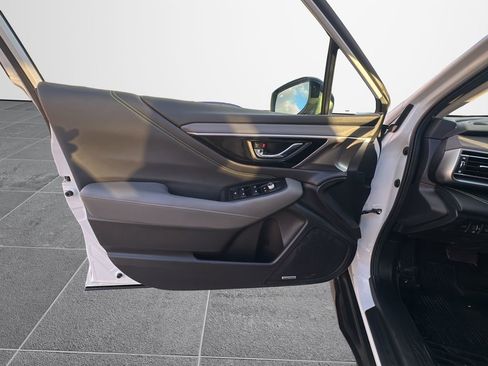 Used 2025 Subaru Outback Onyx Edition XT w/ Popular Package #2 image 10